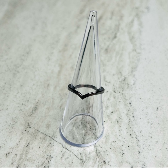 925 Sterling Silver Black V Shaped Ring Size 7 - Picture 5 of 16